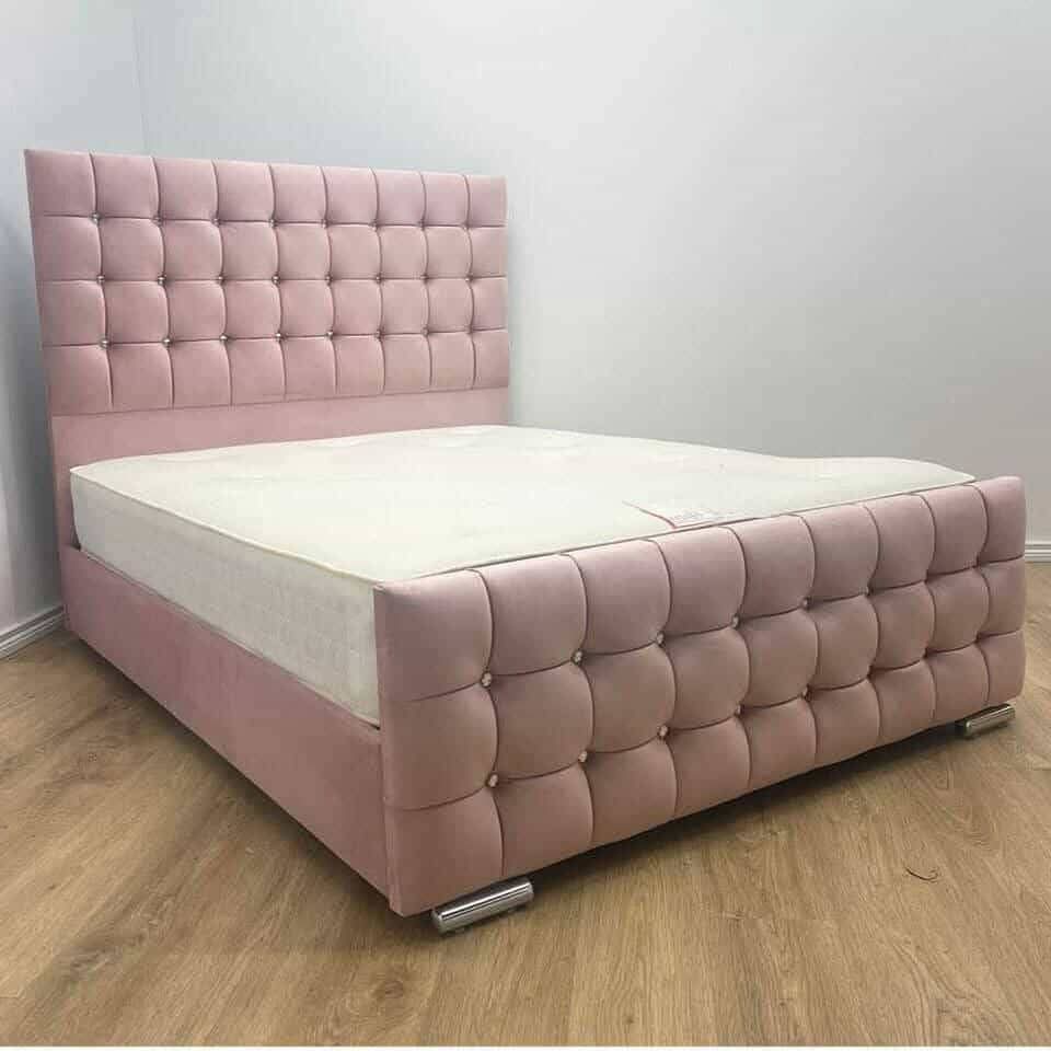 Cubed bed with headboard 